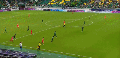 咪咕网址 -阿贾克斯训练开放日，国际比赛日远射贴柱引欢呼，亚冠在即，临场指挥获称赞 