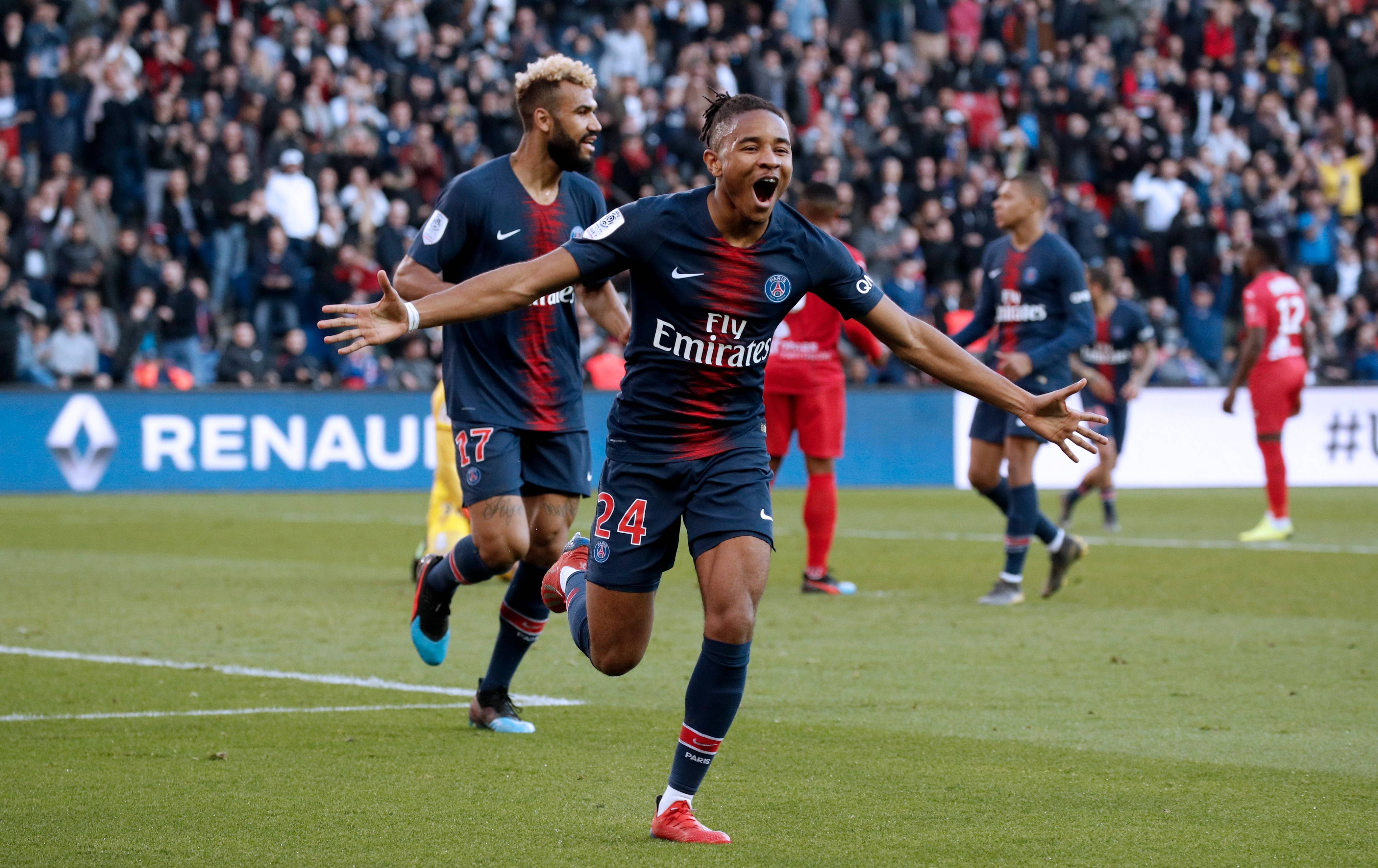 咪咕平台 -冲刺阶段西甲焦点战，巴黎圣日耳曼防线松动，震撼外界，心理建设被强调的简单介绍